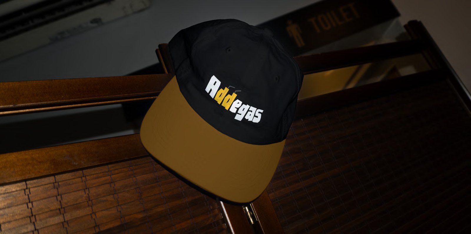 Boné com logo Addegas